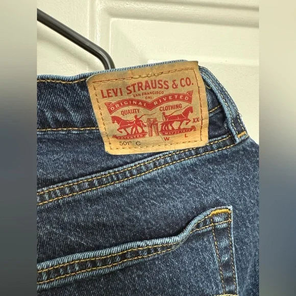 Levi’s 501 Curve Jeans Womens 30x30 Dark Wash Straight Leg GUC - Picture 7 of 8